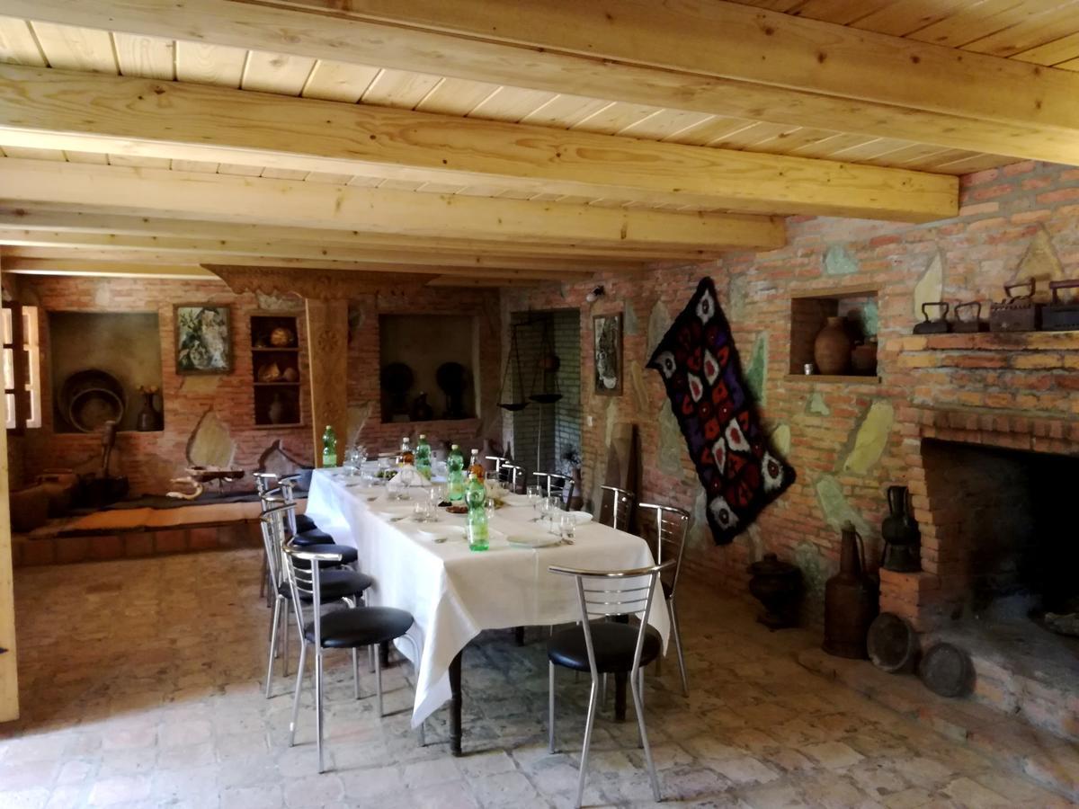 אוני Guest House Gallery מראה חיצוני תמונה