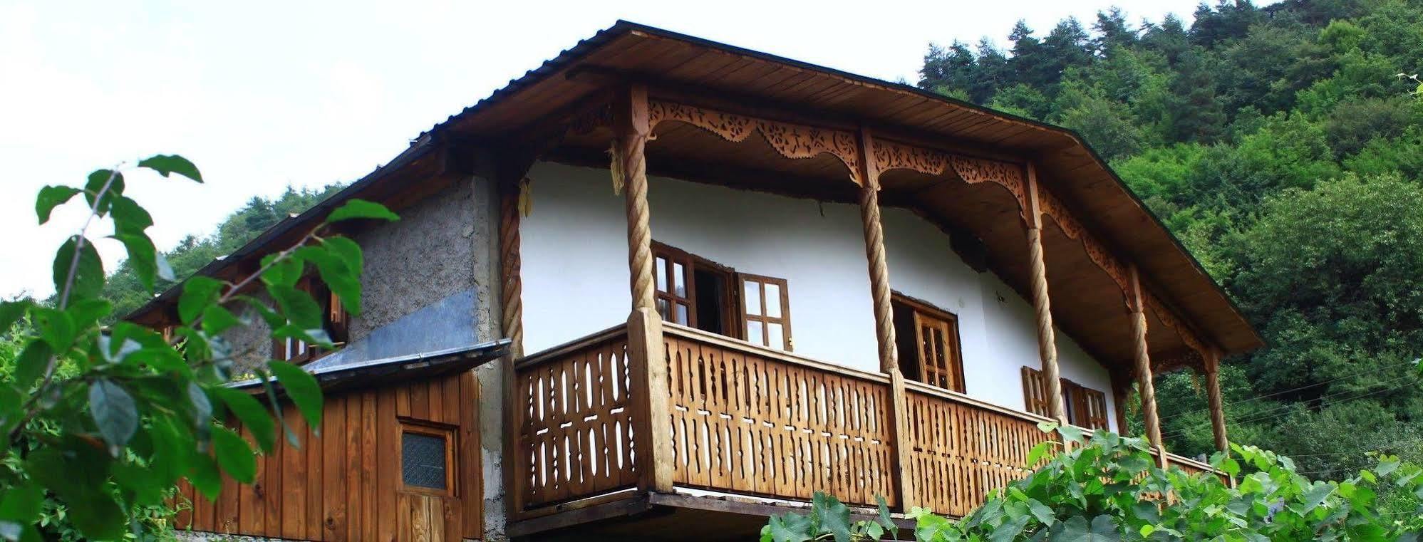 אוני Guest House Gallery מראה חיצוני תמונה