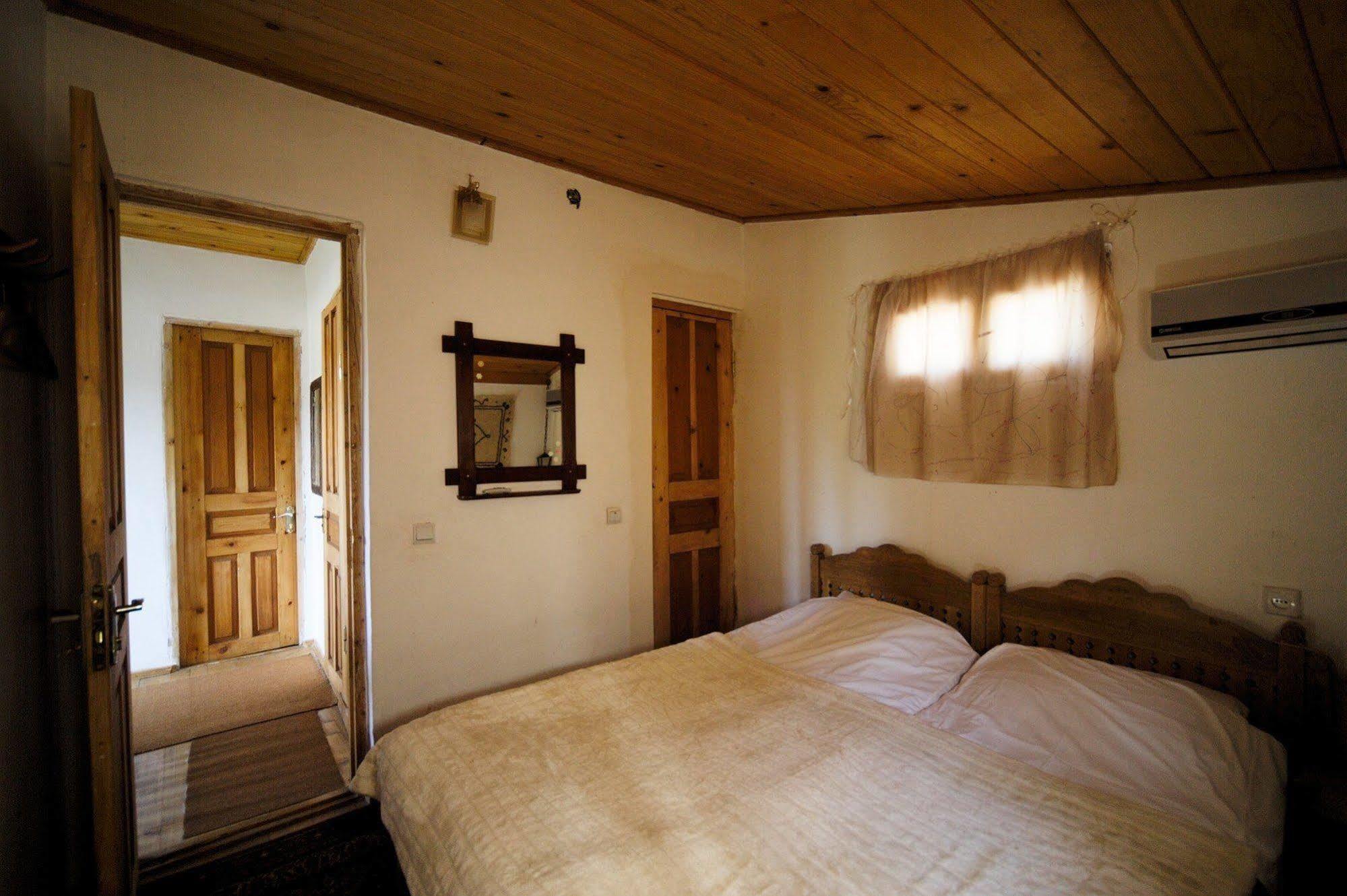 אוני Guest House Gallery מראה חיצוני תמונה